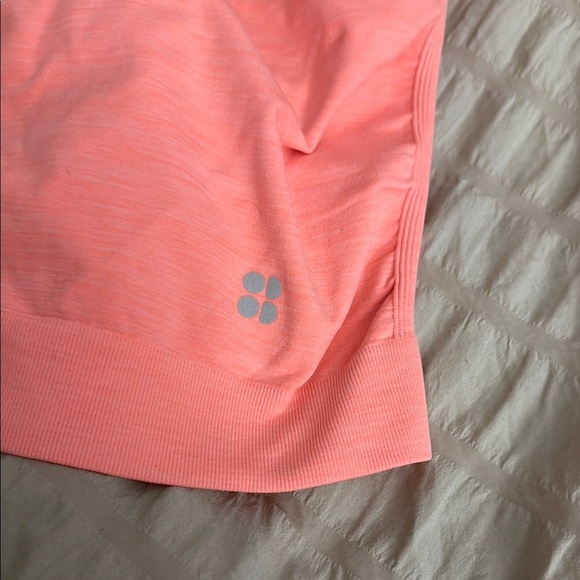 Sweatty Betty Women's activewear small shirt - built in bra - Picture 2 of 6